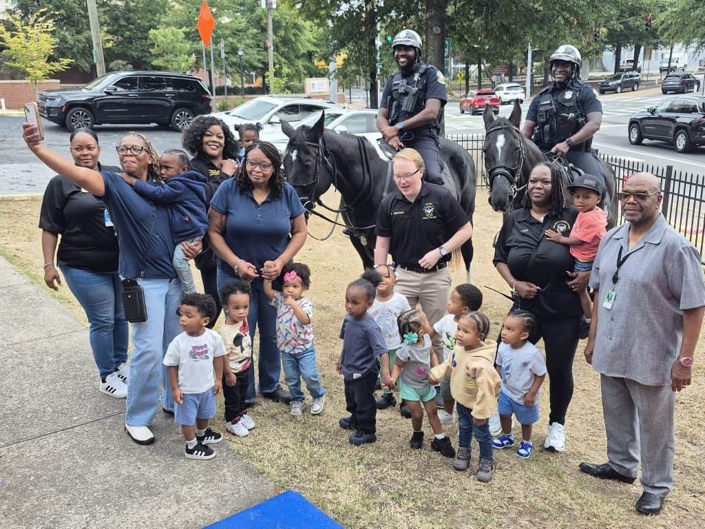 Mounted Patrol Brings Smiles to Cityview Scholars